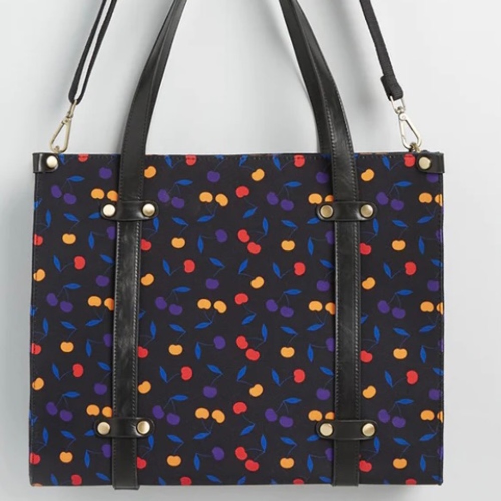 Camp Director Zipped Tote 🍒